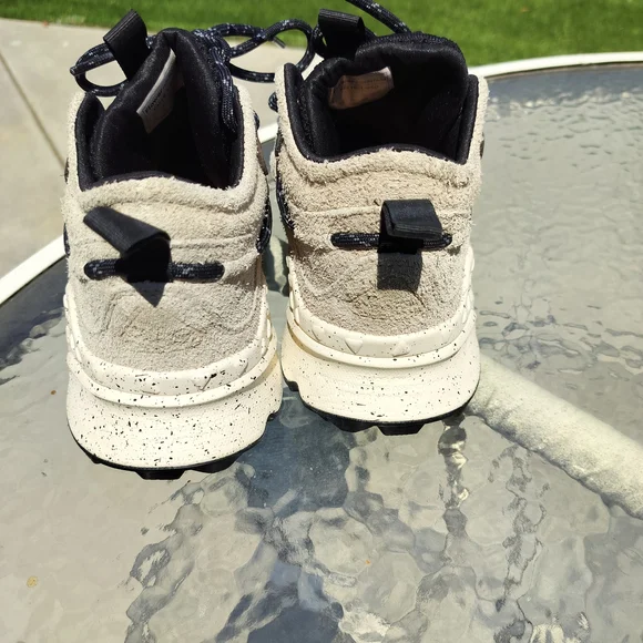 Stylish Men's Athletic Shoes in Black and Tan - Picture 3 of 15